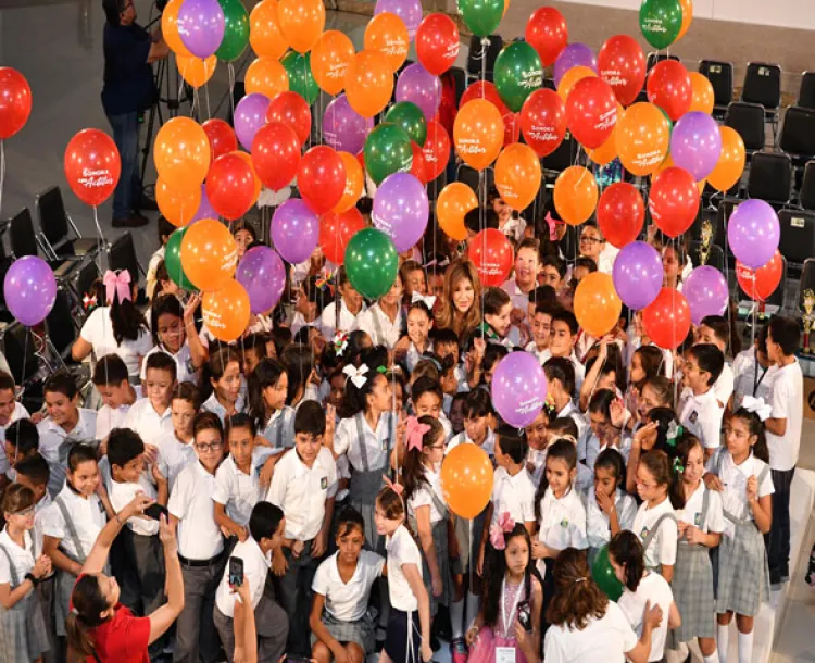 Premia Gobernadora a ganadoras del concurso Sonora con Actitur