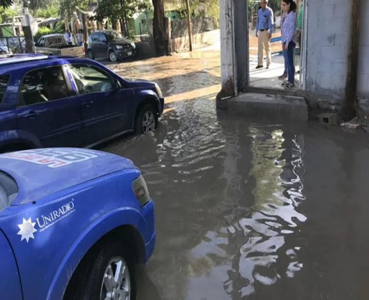 Acumulación de agua impide acceso a Primaria