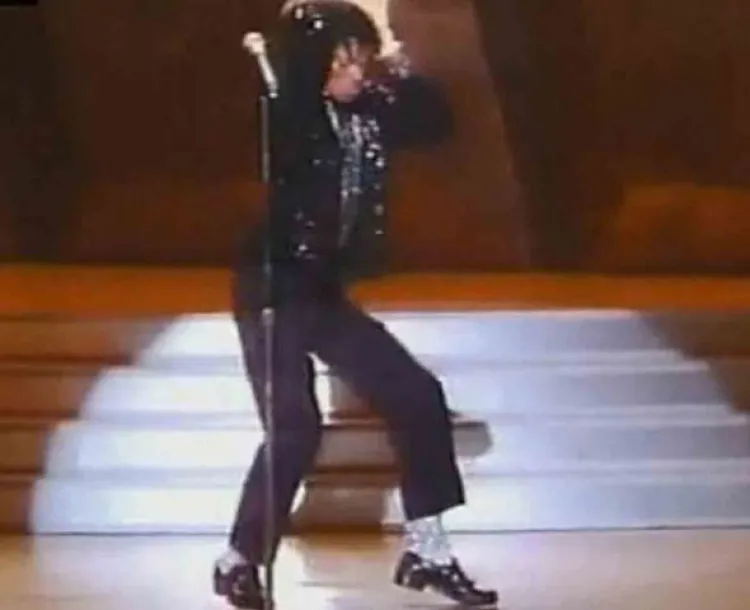 Subastan calcetines con los que Michael Jackson hizo el moonwalk