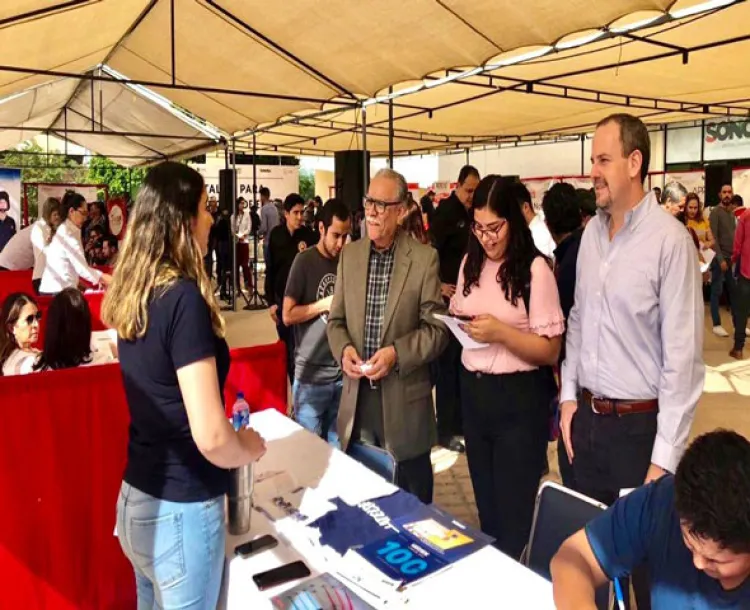 Realiza Feria de Empleo Secretaría del Trabajo