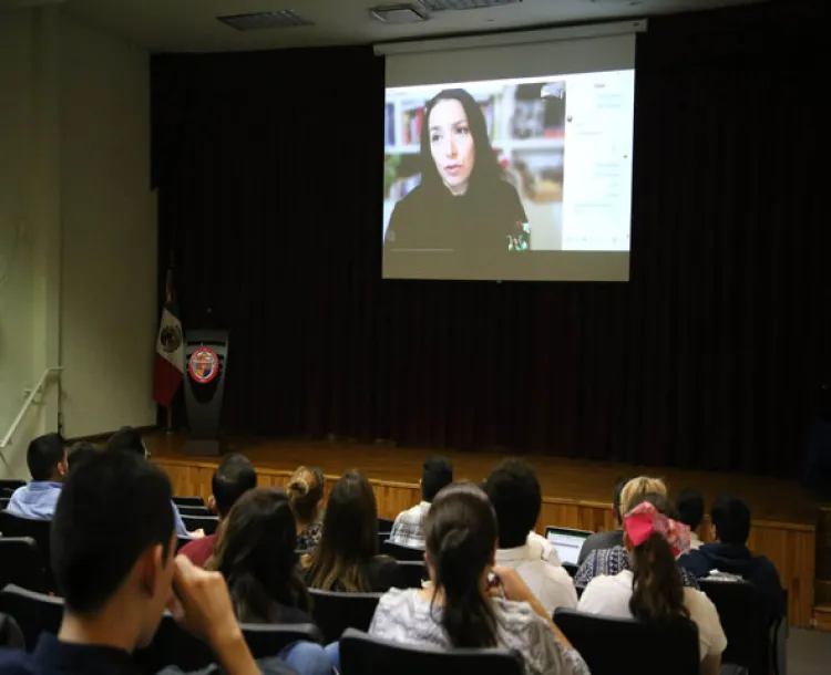 Capacita Secretaría de Economía a universitarios emprendedores