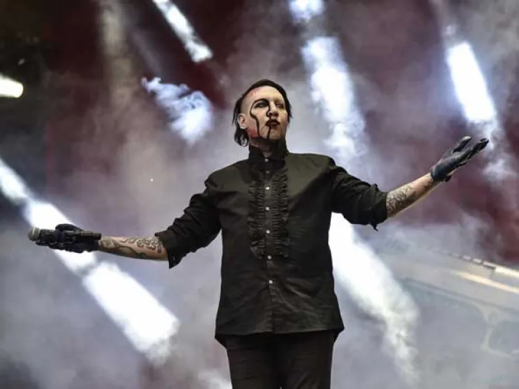 Marilyn Manson interpreta a The Doors