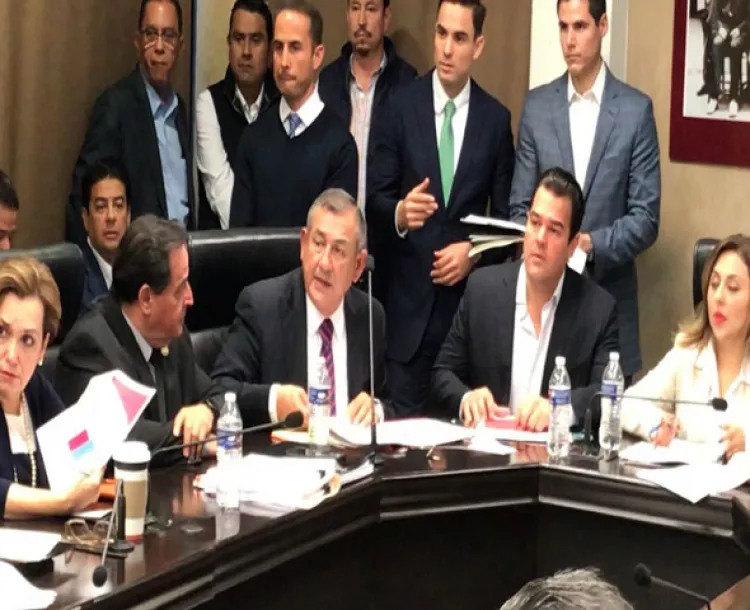 Comparece secretario de Hacienda ante diputados