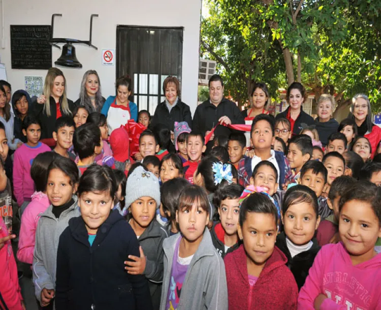 Entregan cocina equipada a primaria del Molino de Camou