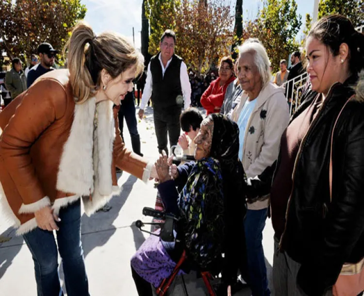 Beneficia Gobernadora Pavlovich con obras y apoyos a familias de la Sierra Alta