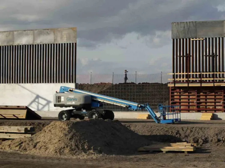 Impiden a Trump usar fondos militares para construir muro