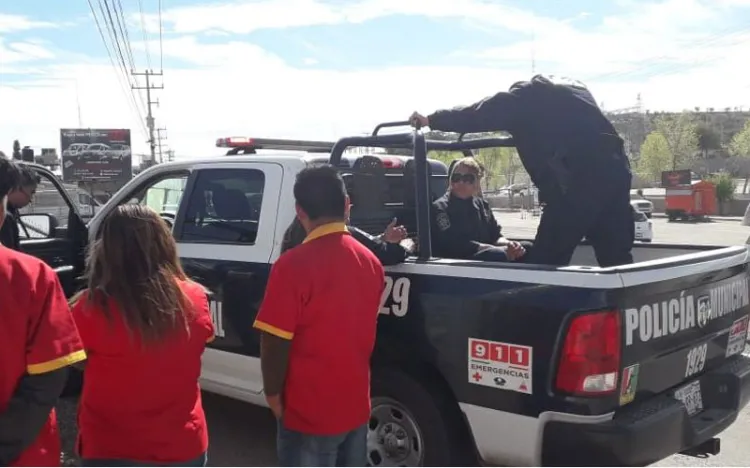 Detienen a ladrón y mujer policía