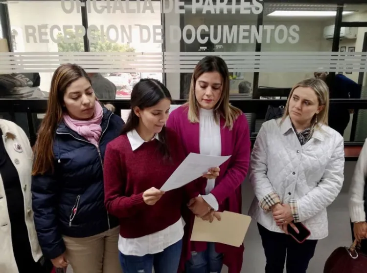 Mujeres se deslindan de pro aborto y vandalismo en paro nacional