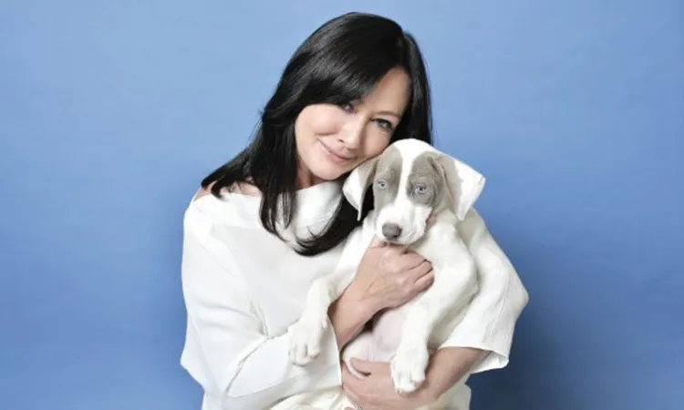 Shannen Doherty afronta el cáncer con ayuda de sus amigos