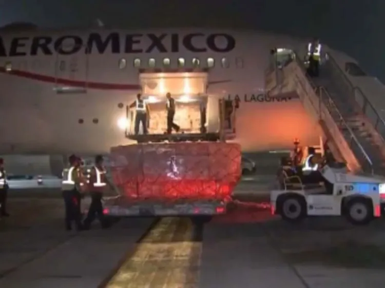 Llega a México cuarto avión con equipo médico chino