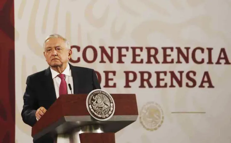 Hay diálogo con EU y Canadá para reiniciar exportaciones afectadas por covid-19: AMLO