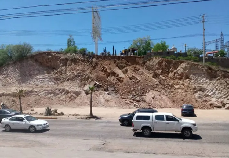 Alcanza a panteón rebaje de cerro