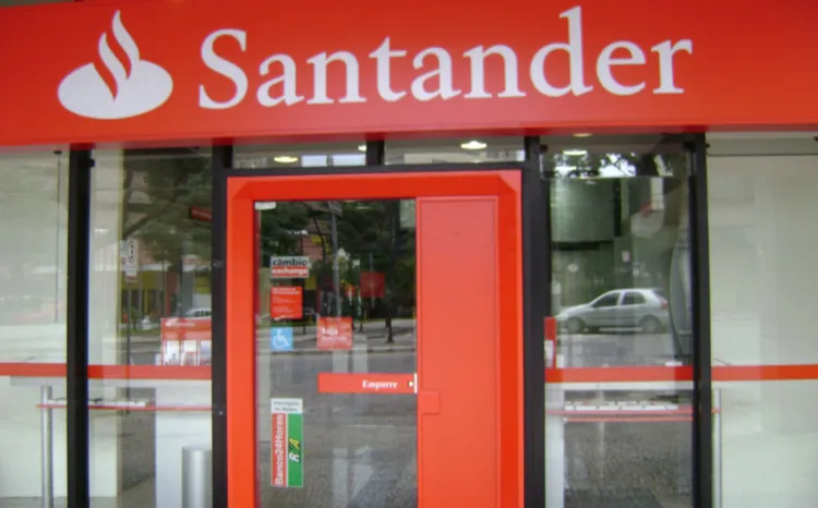 Fallan tarjetas y cajeros de Santander