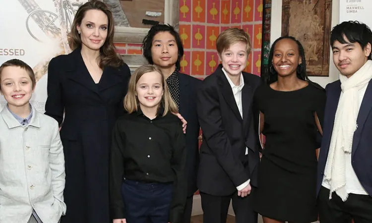 Angelina Jolie se solidariza con padres