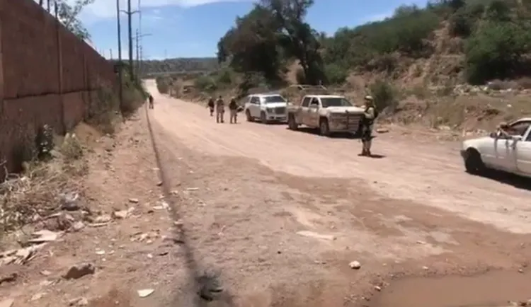 Hallan carro abandonado