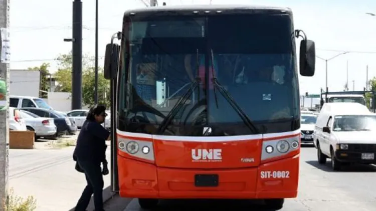 Limitan a 25 pasajeros por camión urbano