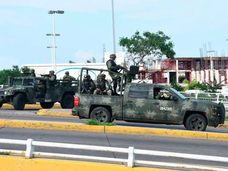 Ayuda del Ejército en las calles es temporal: Monreal