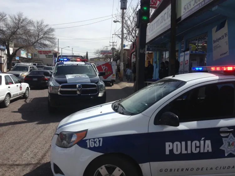 Ebrio conductor choca en la Rosarito