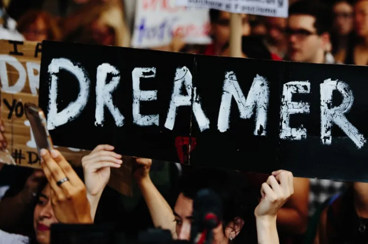 Esperan “dreamers” con ansias resolución sobre el DACA