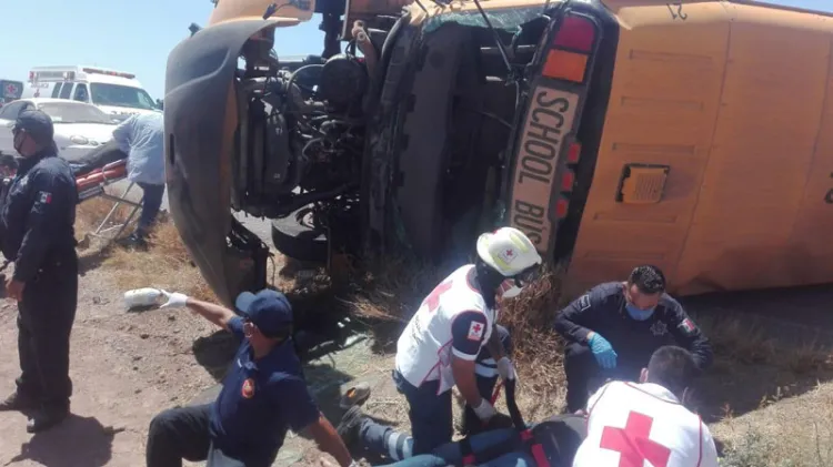 Atiende Salud Sonora a lesionados en accidente carretero