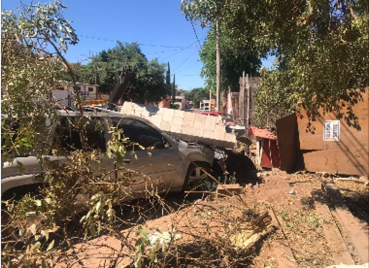 Choca conductor y escapa  en la colonia Pueblo Nuevo