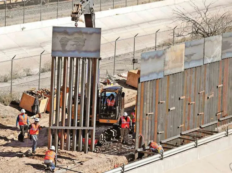 Desvío de fondos para muro es ilegal