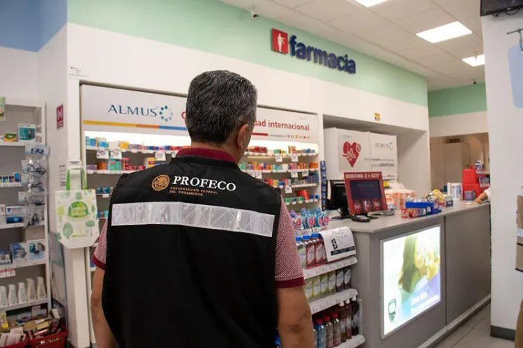 Profeco vigila farmacias