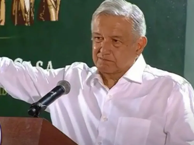 Aduanas y puertos estarán a cargo de Sedena y Semar: AMLO