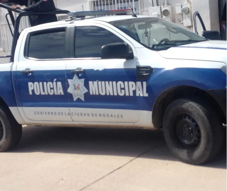 Roban batería de carro