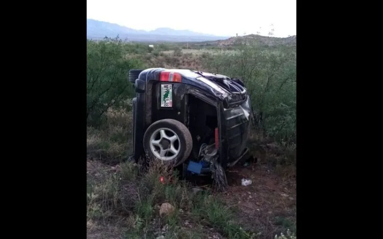 Vuelca mujer en camino viejo a Cananea