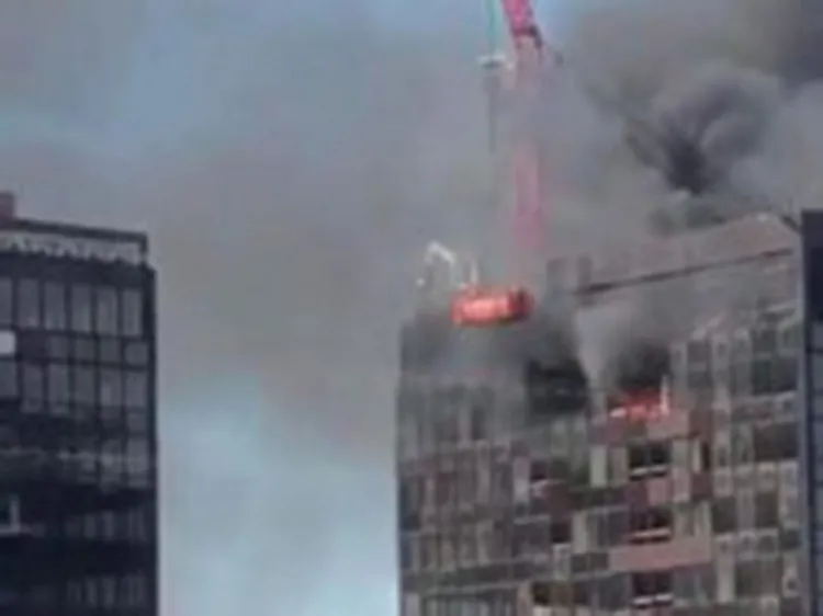 Se incendia World Trade Center de Bruselas