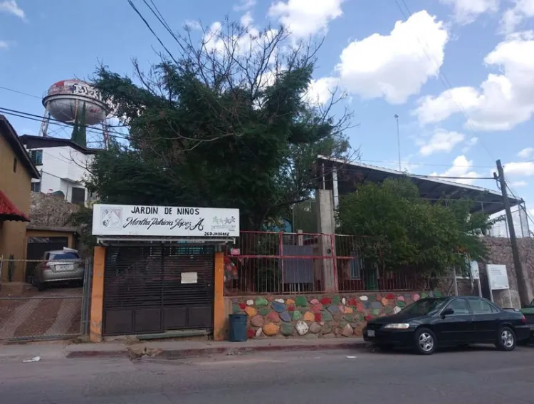 Roban tinaco de preescolar