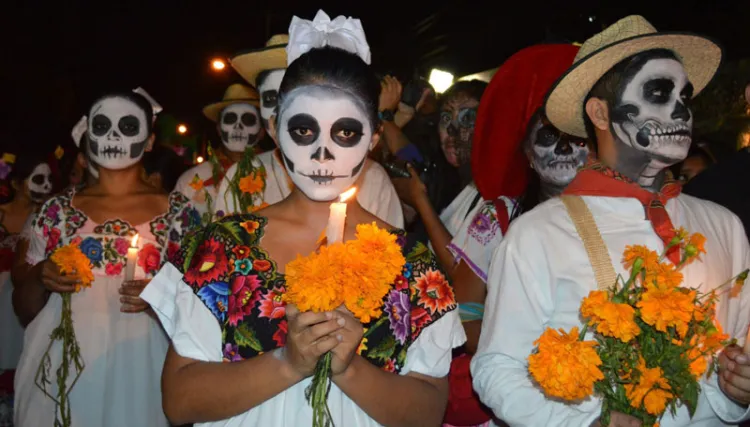 Exhorta Salud Sonora a evitar festividades por Halloween y Día de Muertos