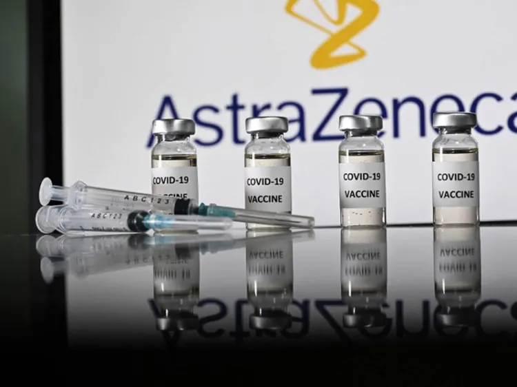 Vacuna de AstraZeneca contra covid es favorable en adultos mayores