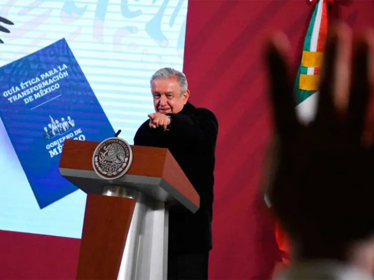 Presenta AMLO ‘Guía Ética para la Transformación de México’