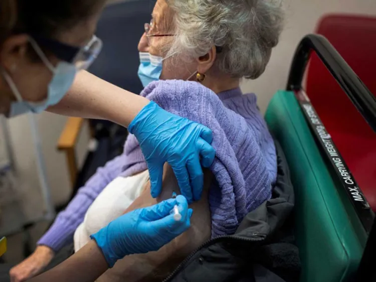 Mueren seis personas durante ensayo de vacuna covid de Pfizer