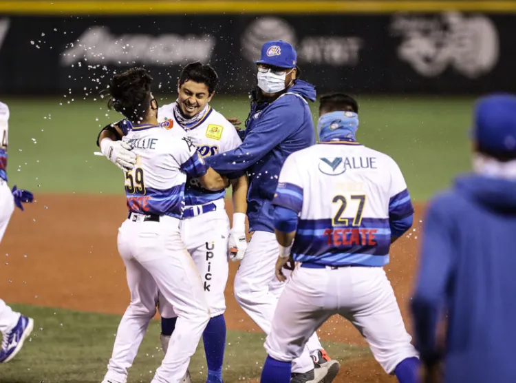 Rivera da gane a Charros