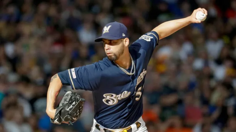 Angelinos refuerzan bullpen