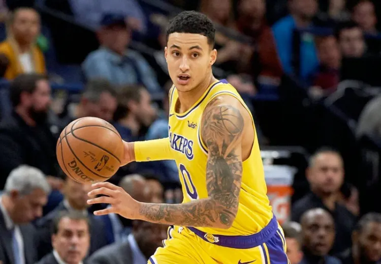 Kuzma pacta con Lakers