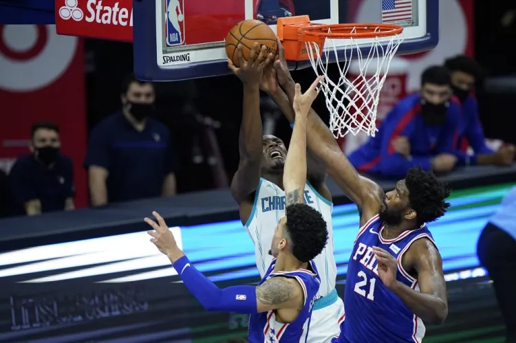 Sixers ganan cuarto seguido