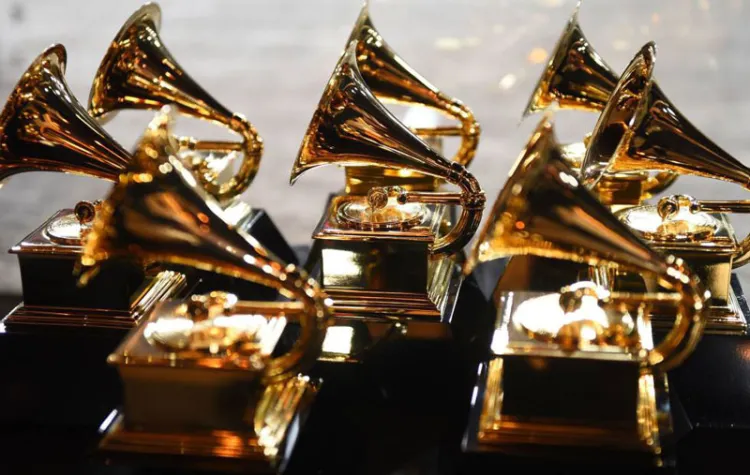Premios Grammy se aplazan a marzo por coronavirus