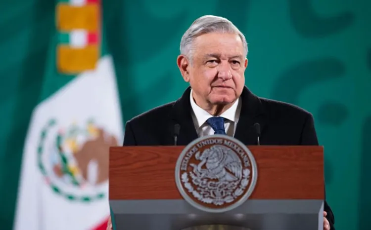 AMLO arremete contra Zuckerberg por suspensión de cuentas de Trump