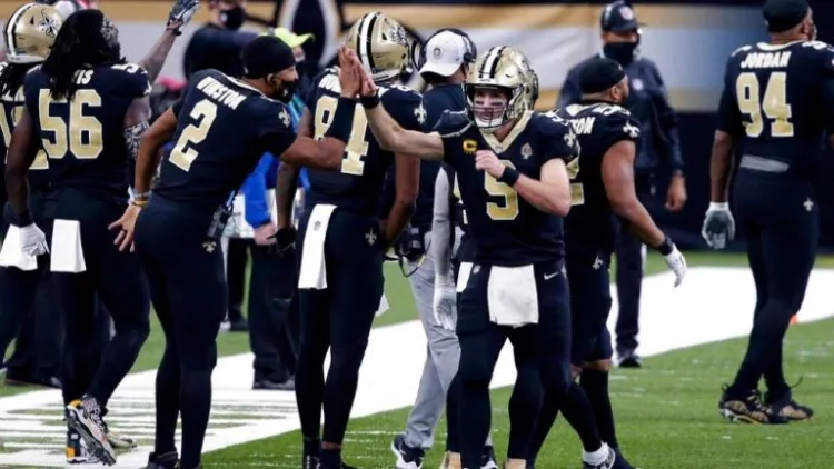 Brees conduce a los Santos