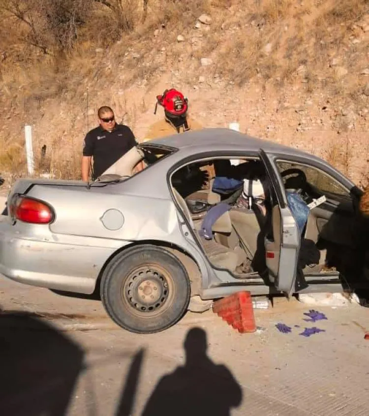 Fallecen dos en choque en Nogales