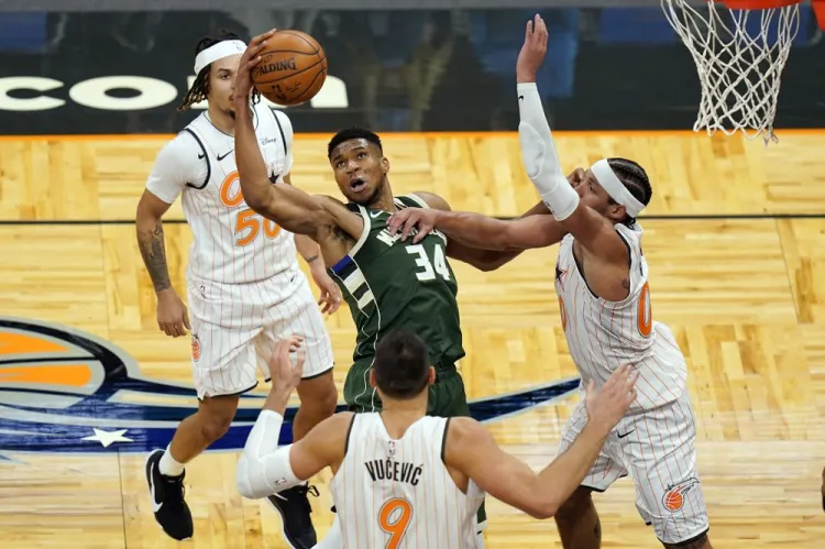 Bucks someten al Magic