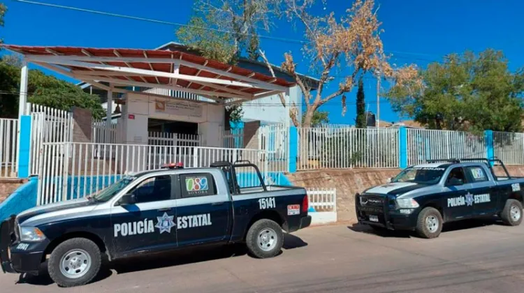 Atracan escuela en Nuevo Nogales