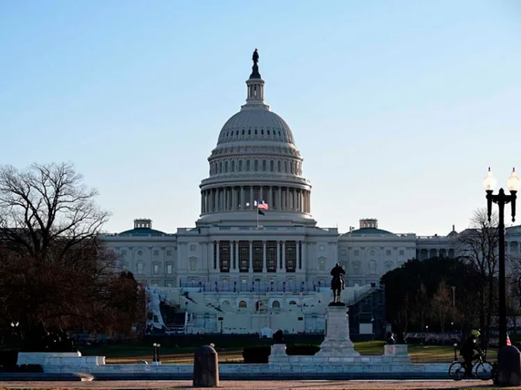 Congreso de EU abre debates sobre juicio político a Trump