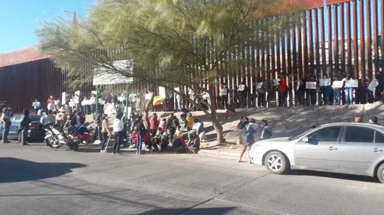 Claman migrantes asilo durante manifestación