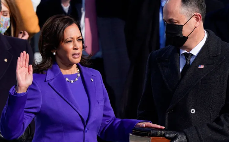 Kamala Harris rinde protesta como vicepresidenta de EU