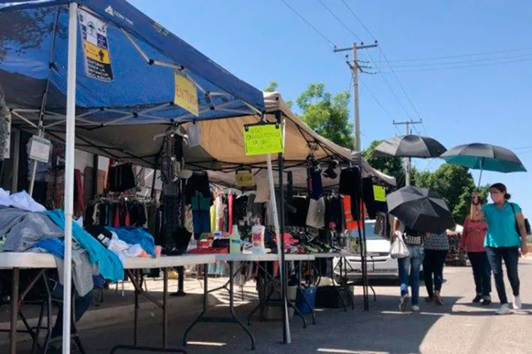 Caen ventas en tianguis